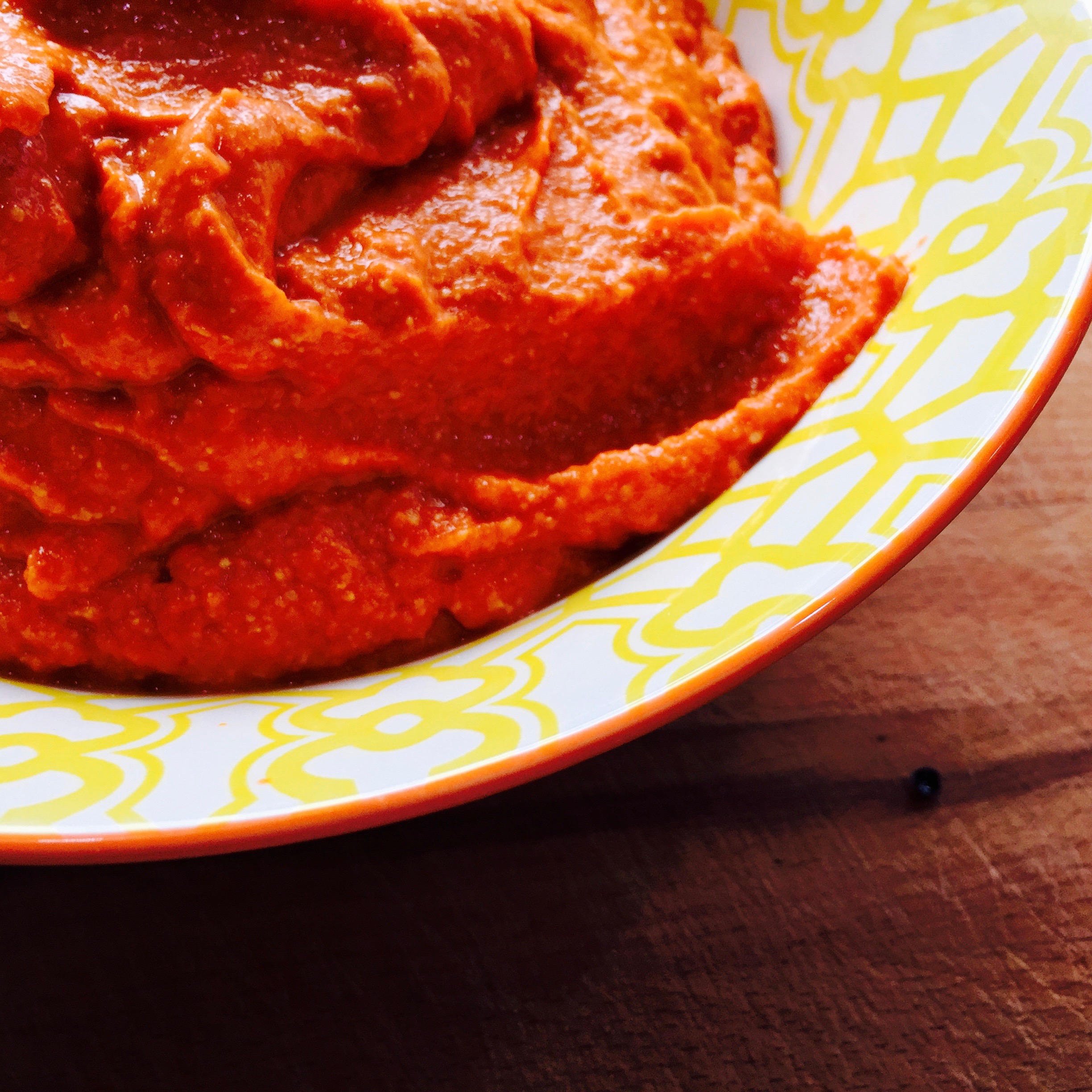 Hummus mit gerösteten Paprika – Randen und Marillen