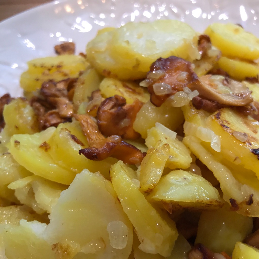 Kartoffel-Pfifferling Gröstl – Randen und Marillen